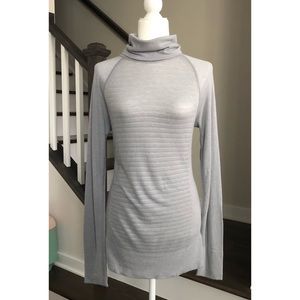 NWOT Athleta Devotion Turtleneck